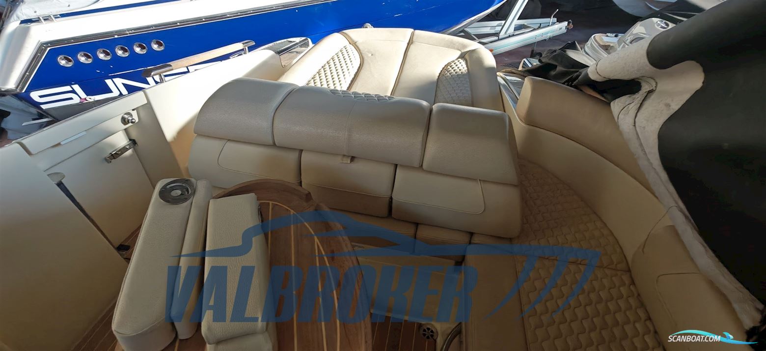 Chris Craft Launch 28 GT - Heritage Edition