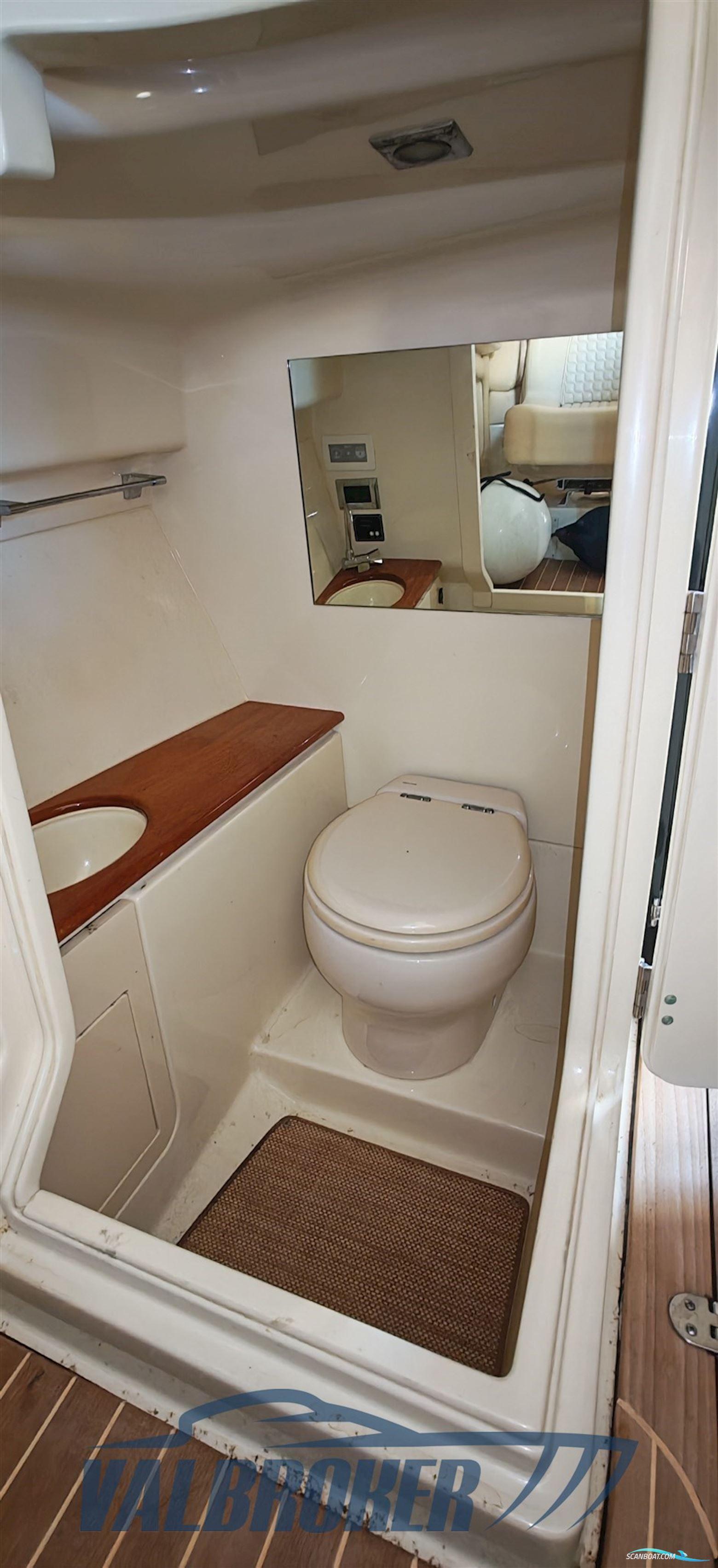 Chris Craft Launch 28 GT - Heritage Edition