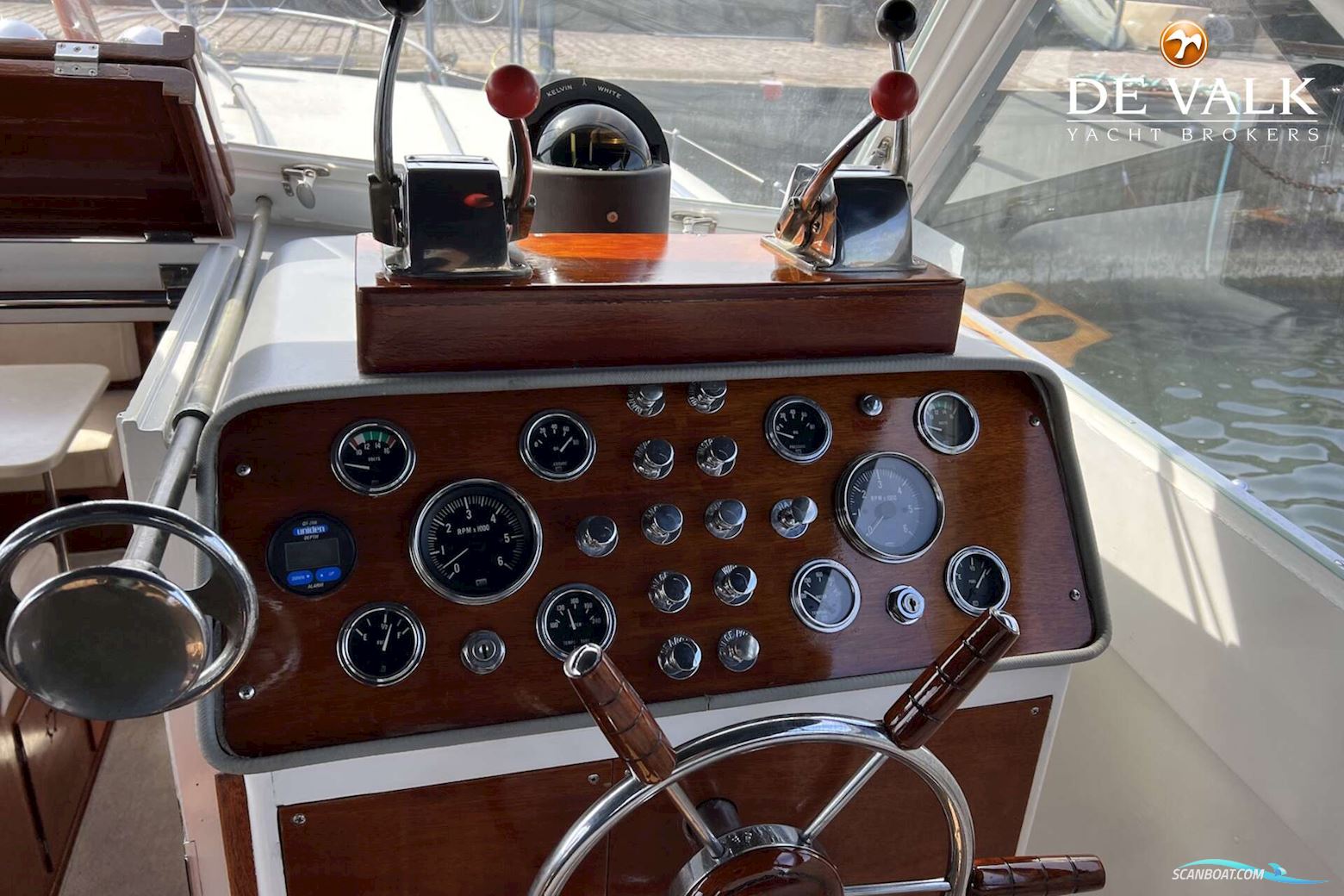 Chris-Craft Roamer Express Deluxe