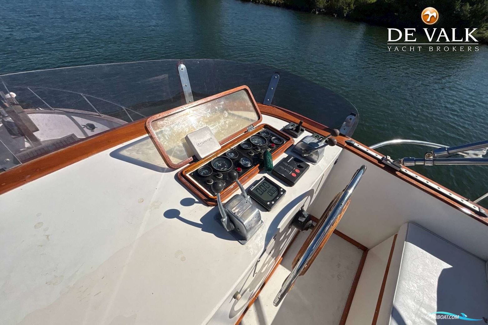 CHUNG HWA BOAT BUILDING TRAWLER 36 SEA SEDAN