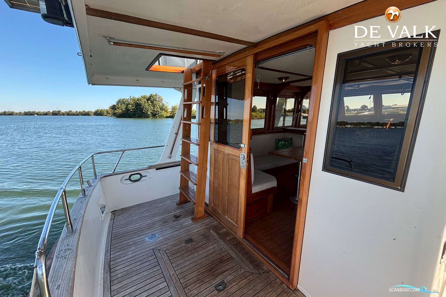 CHUNG HWA BOAT BUILDING TRAWLER 36 SEA SEDAN