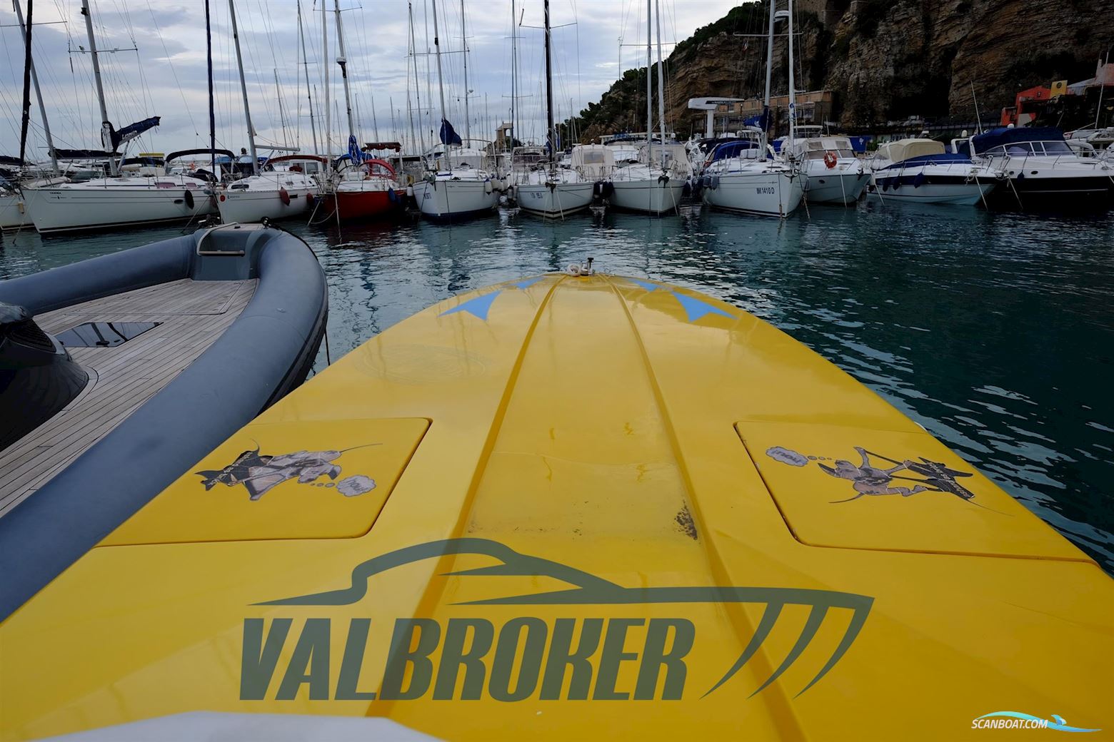 Cigarette R.T. 35' Cafe' Racer