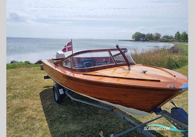 Classic Mahogany Daycruiser Motorboat 1965, with Johnson engine, Denmark