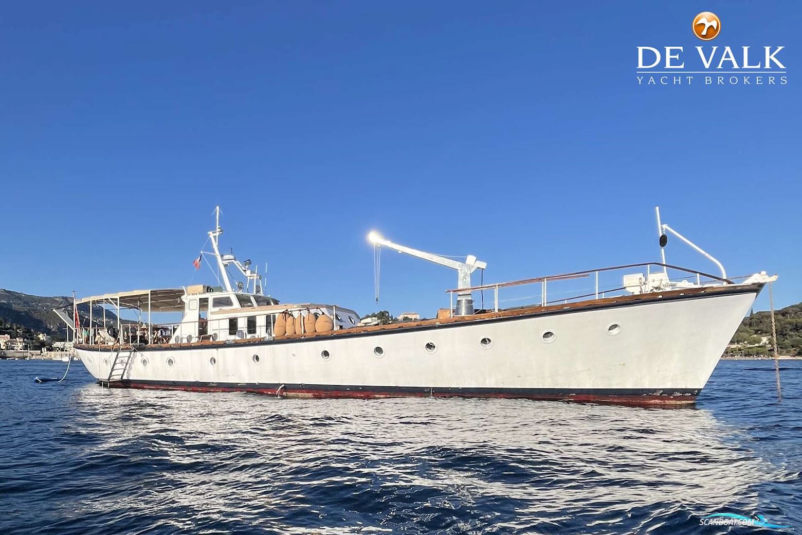 Classic Motor Yacht