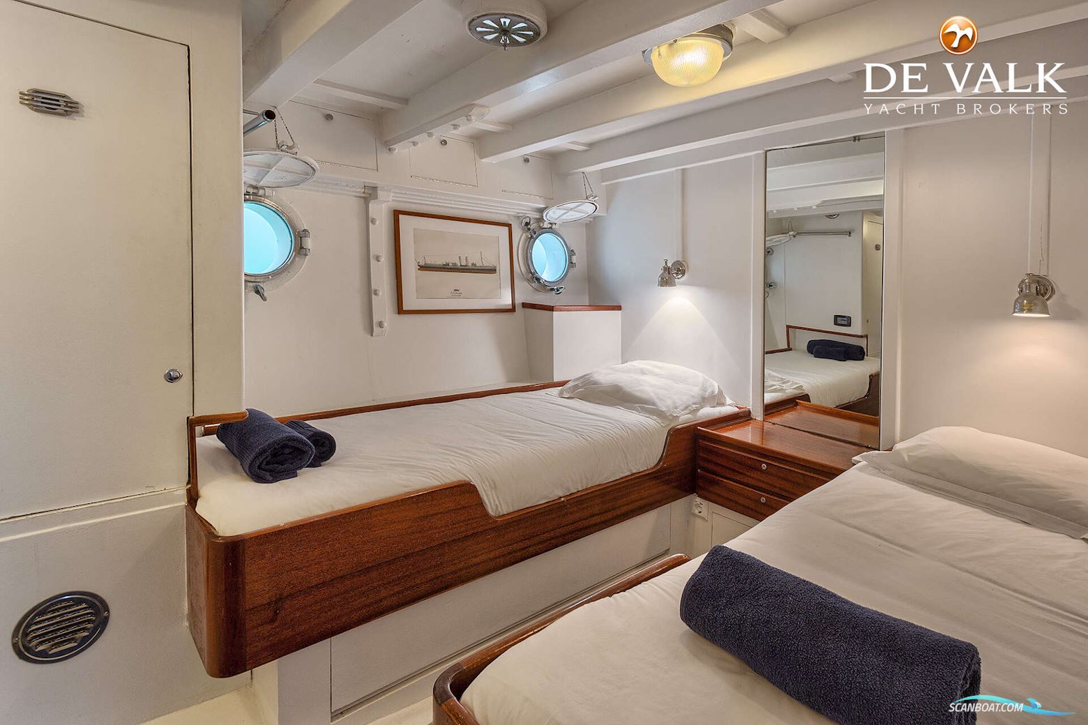 Classic Motor Yacht