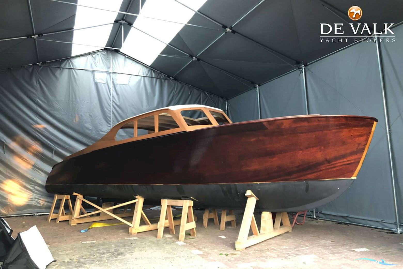Classic MY Motorboat 1947, with Mercedes Marine engine, Germany