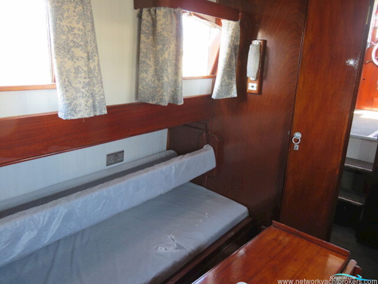 Classic Wooden Launch