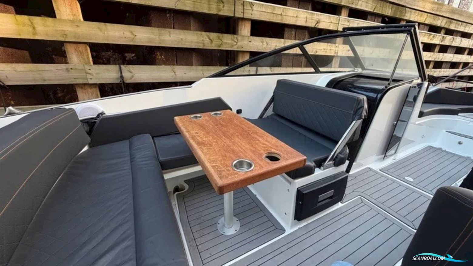 Coaster 600 BR - 150 HK Mercury XS Pro/Udstyr