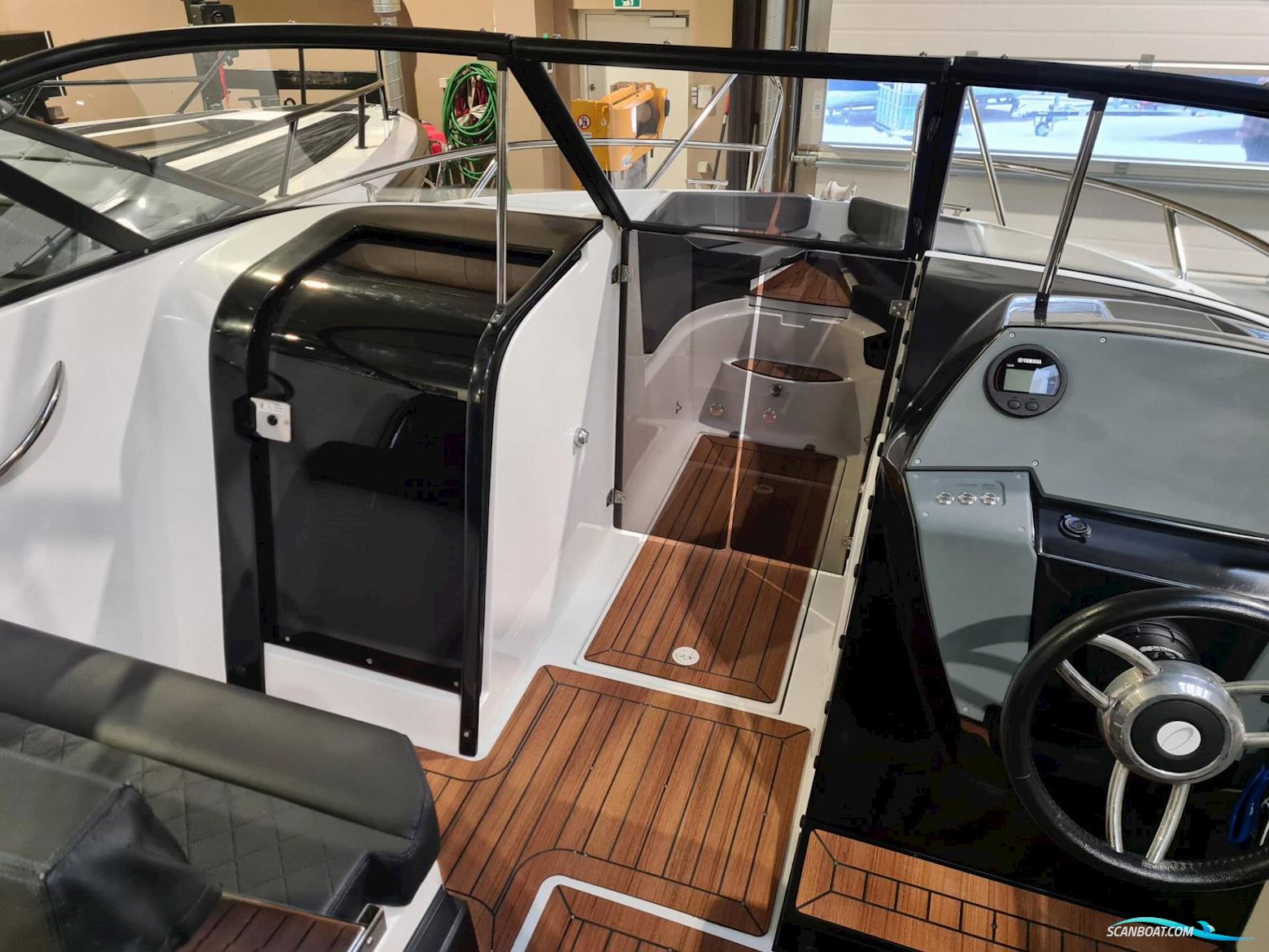 Coaster 600 BR m/100 HK Yamaha og Udstyr