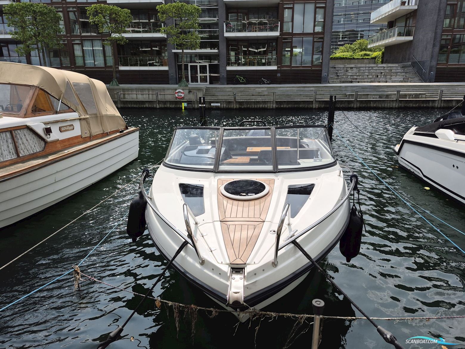 Coaster 600 DC Day Cruiser