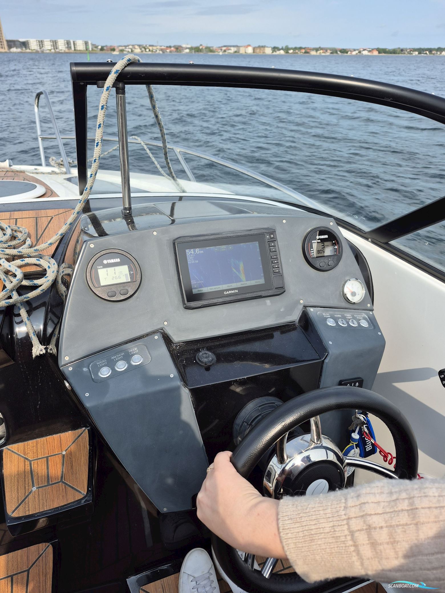 Coaster 600 DC Day Cruiser