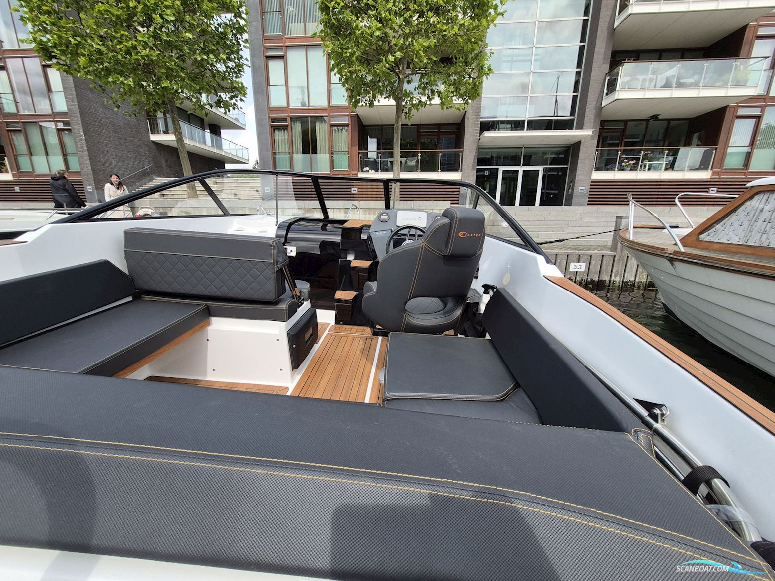 Coaster 600 DC Day Cruiser