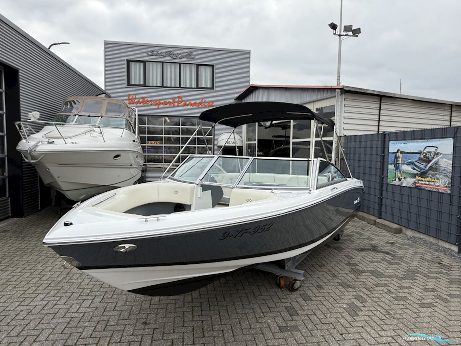 Cobalt 220 S/r Motorboat 2023, with Mercruiser engine, The Netherlands