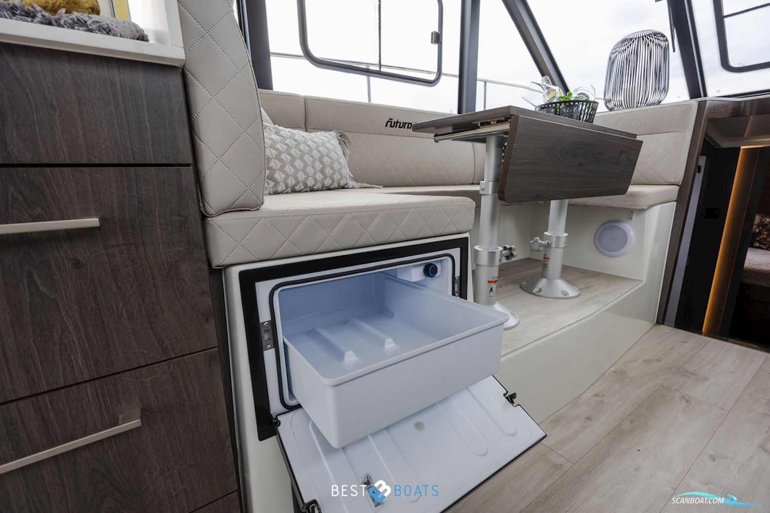 Cobra Yachts Futura 36 Premium Fly