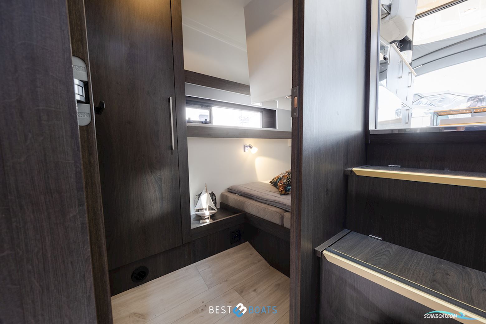 Cobra Yachts Futura 36 Premium Fly