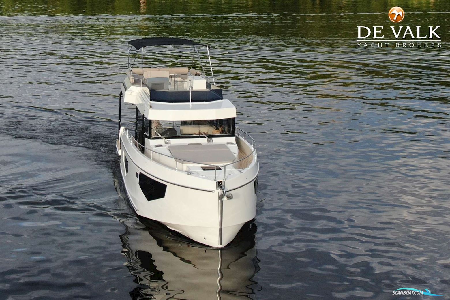 Cobra Yachts Maestro 42