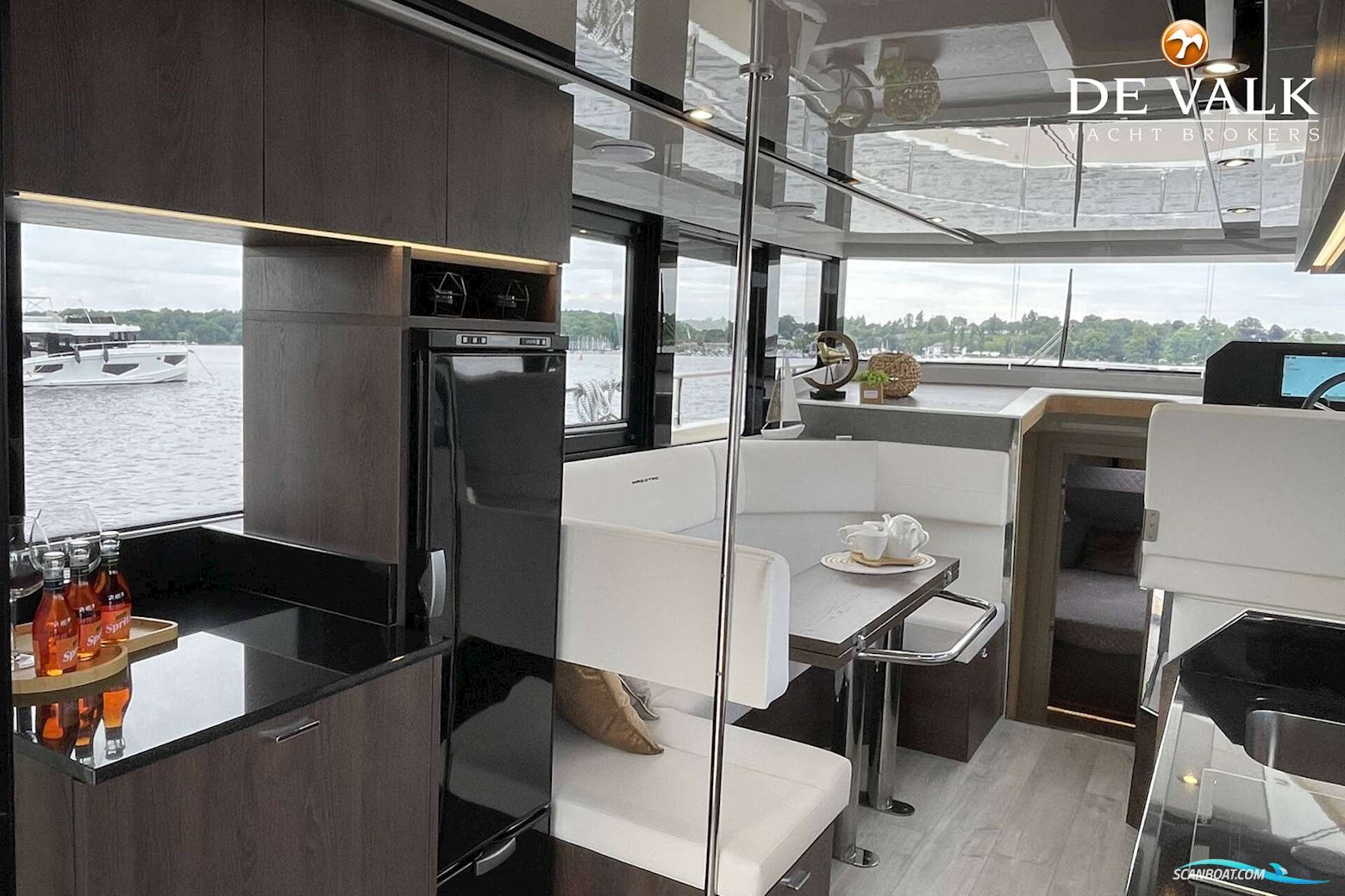 Cobra Yachts Maestro 42