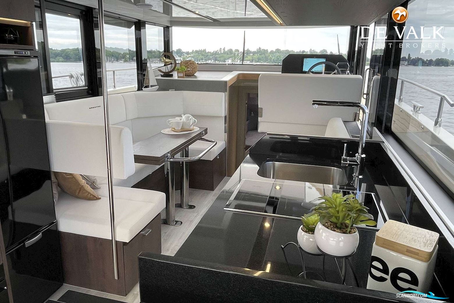 Cobra Yachts Maestro 42