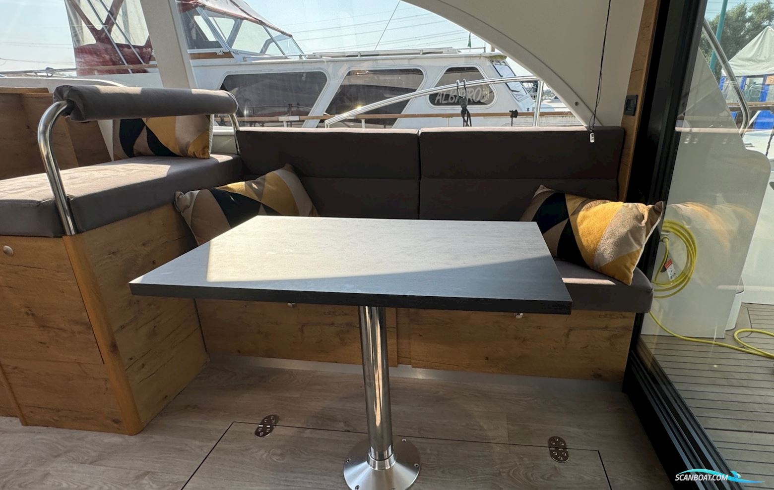 Concordia 110 Sedan Paviljoen