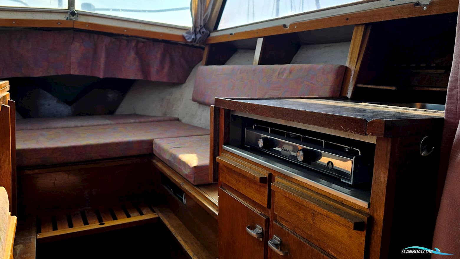 Coronet 24 Cabin