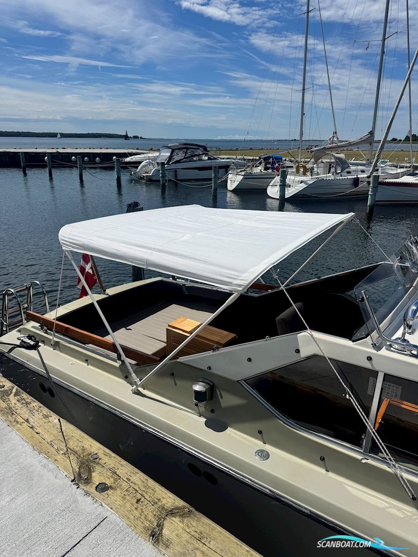 Coronet 24 Midi