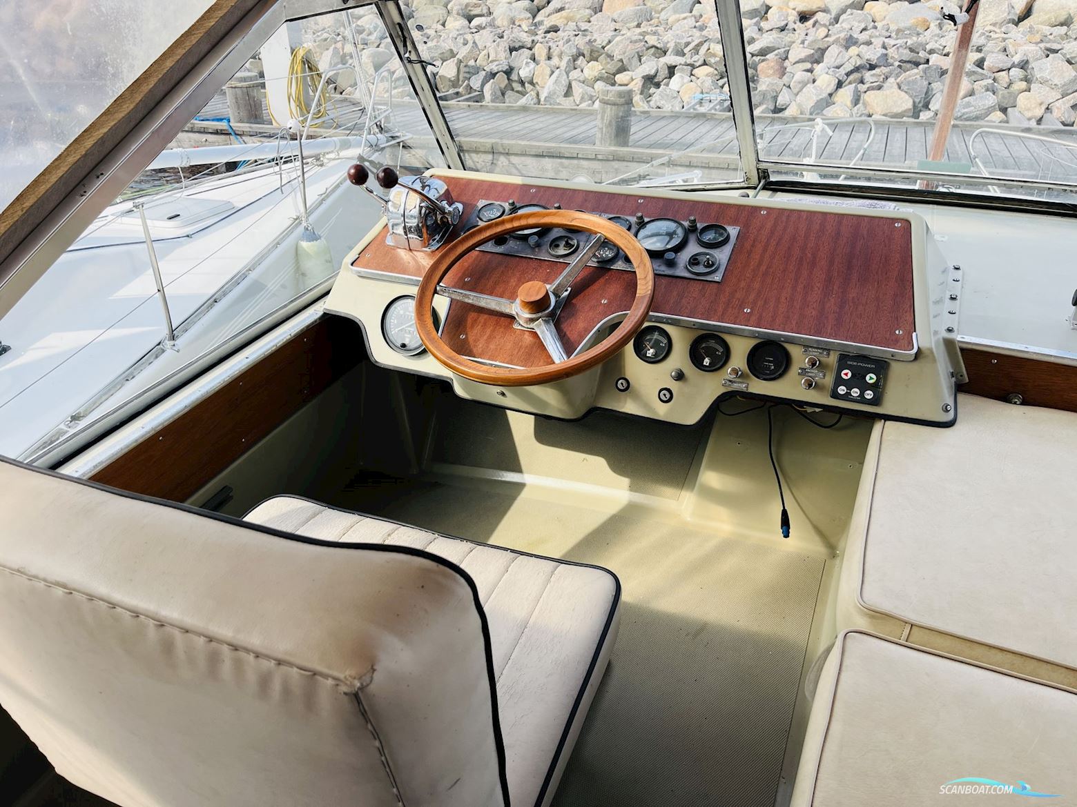 Coronet 32 Oceanfarer