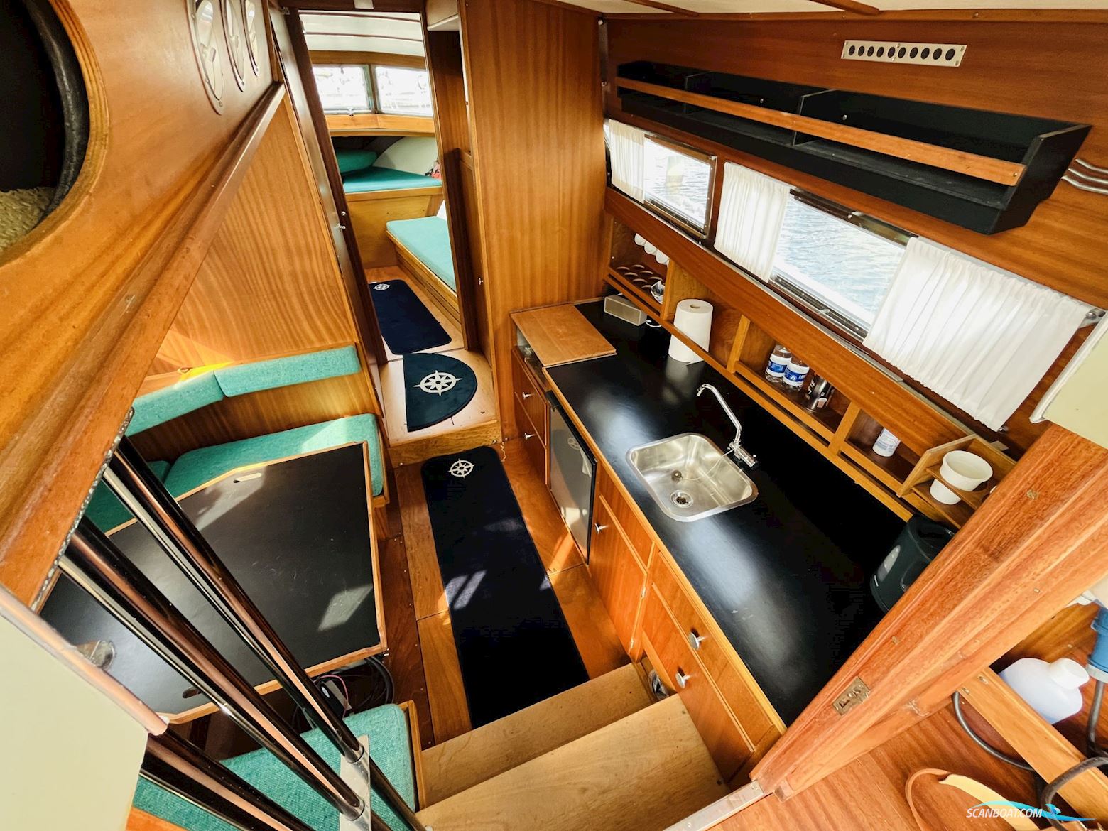 Coronet 32 Oceanfarer