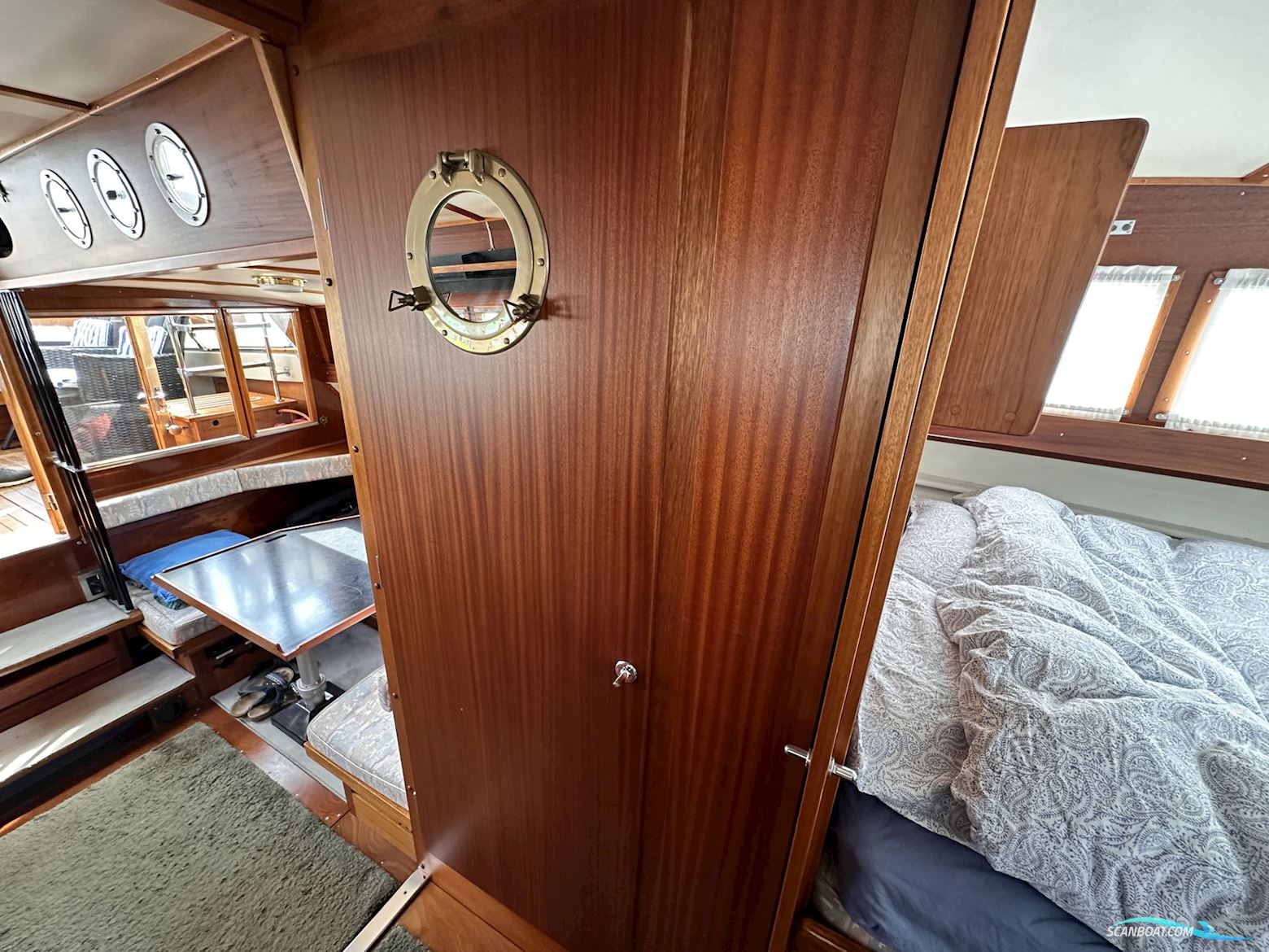 Coronet 32 Oceanfarer