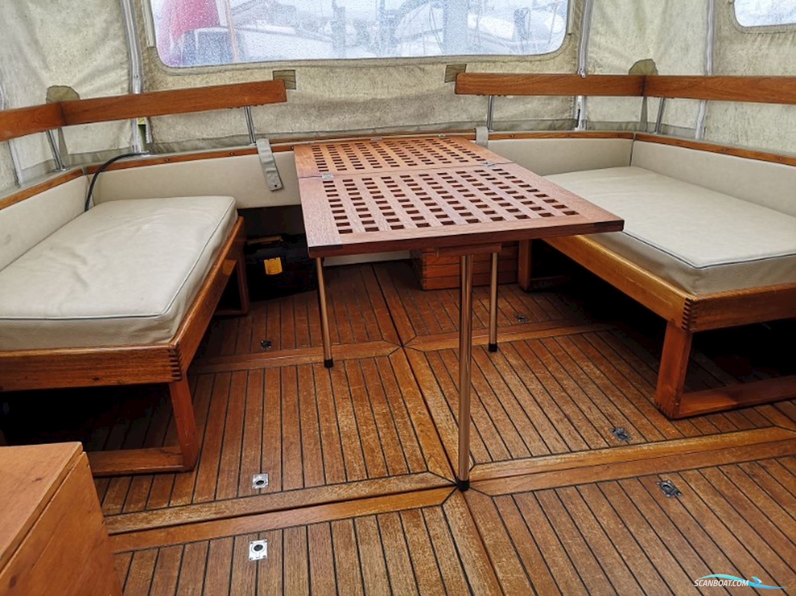 Coronet 32 Oceanfarer