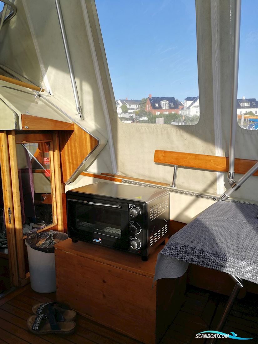 Coronet 32 Oceanfarer