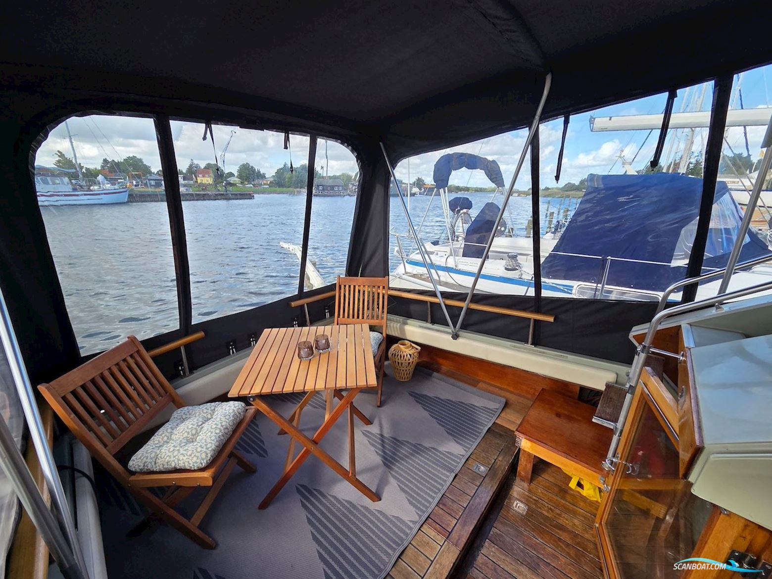 Coronet 32 Oceanfarer
