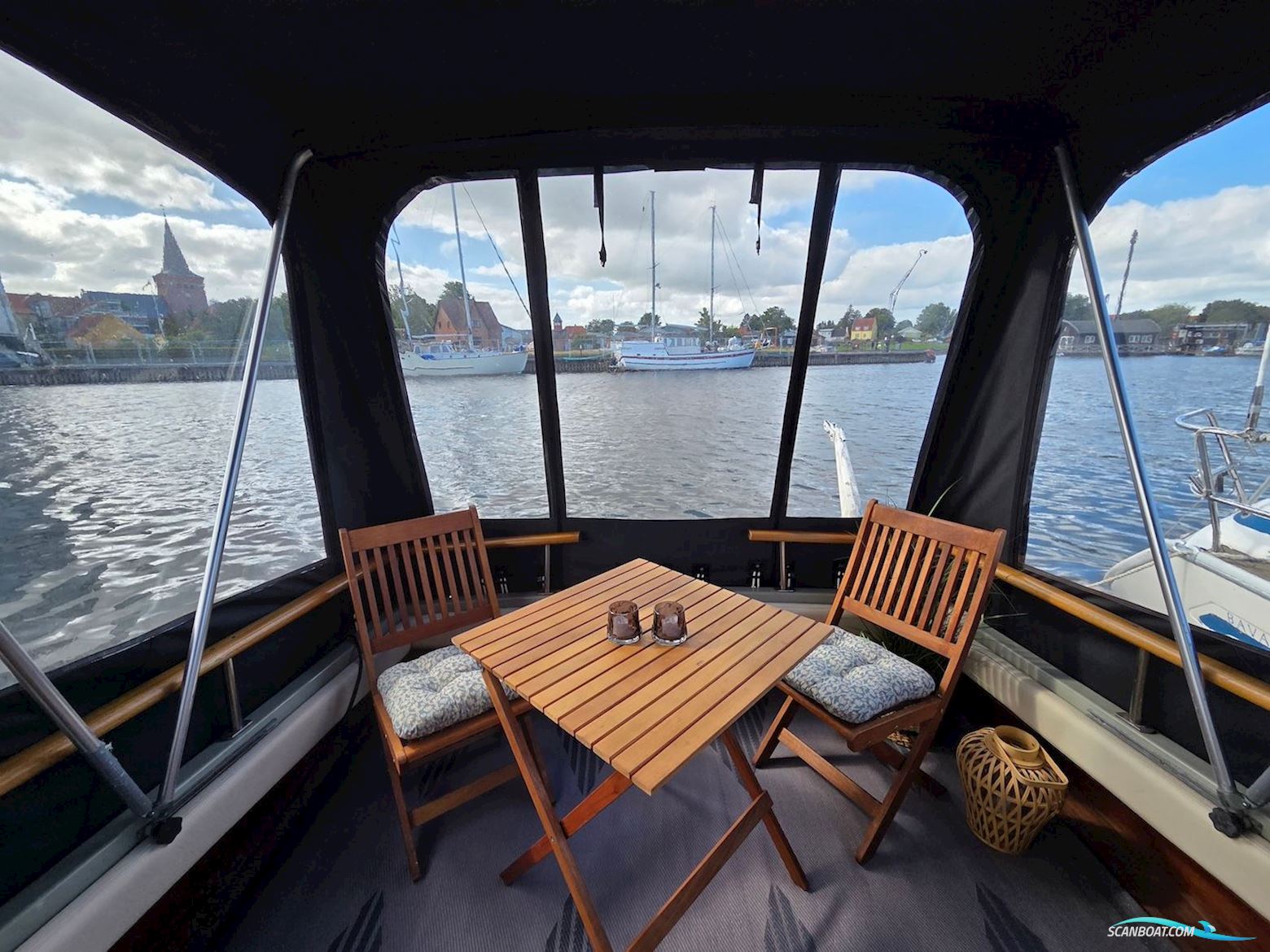 Coronet 32 Oceanfarer