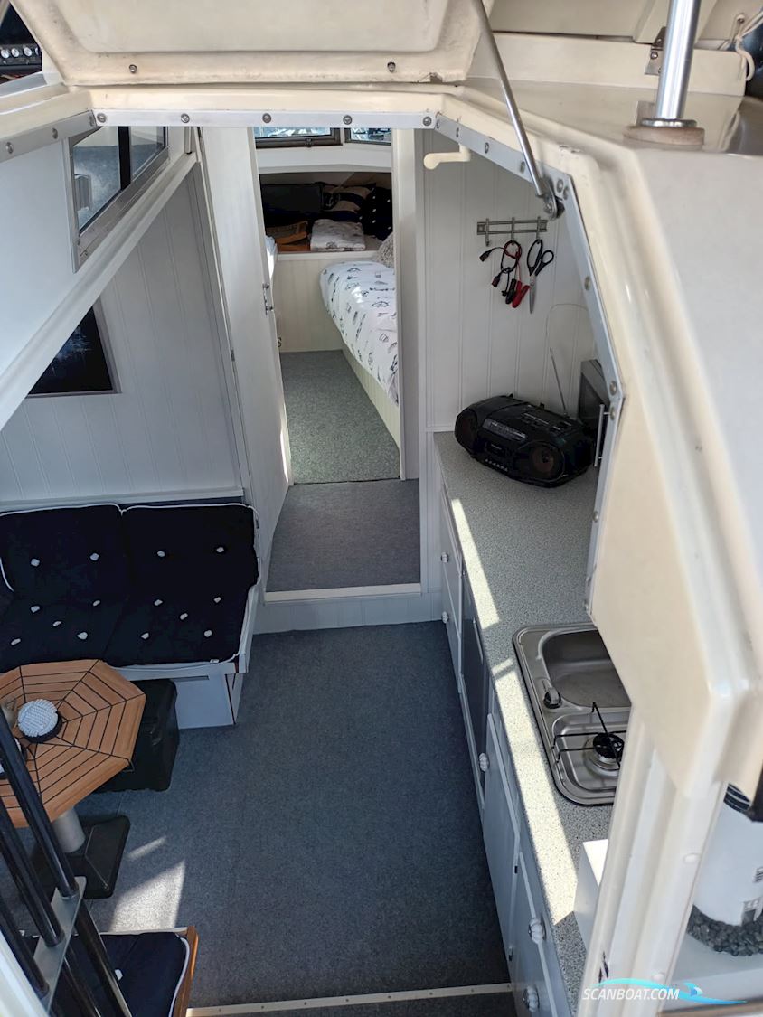 Coronet 32 Oceanfarer Wing