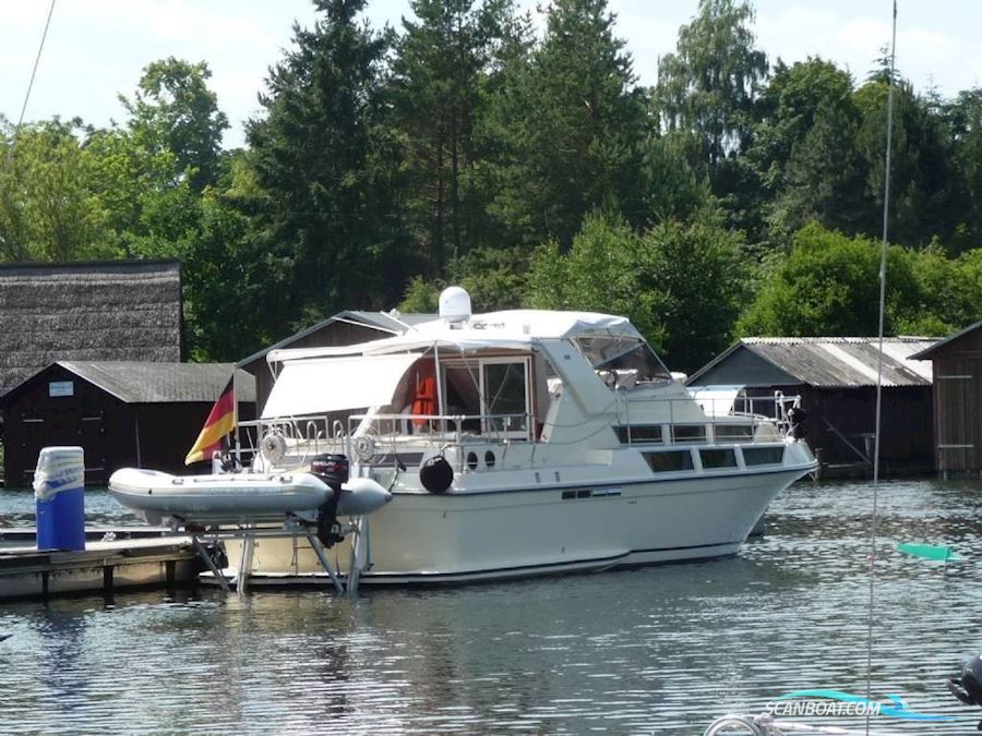 Coronet Commander 38`