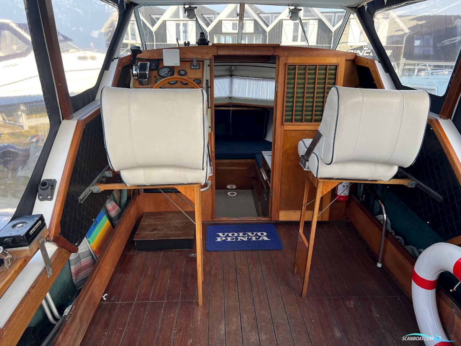 Coronet De Luxe 24 Cabin