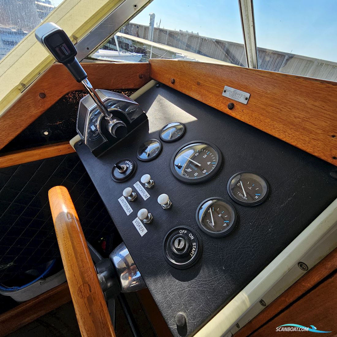 Coronet De Luxe 24 Cabin, Super Billigt April Nyere Mercury Motor