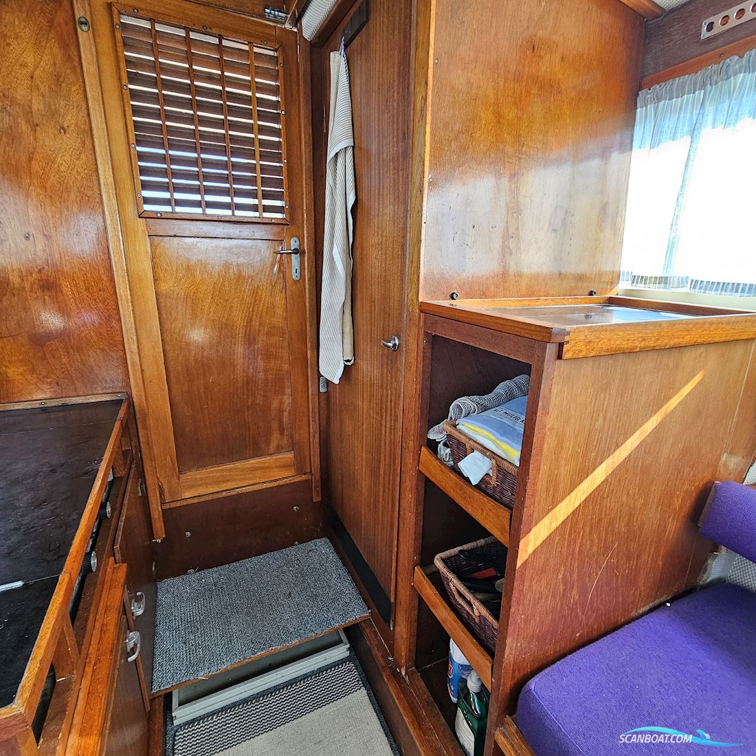 Coronet De Luxe 24 Cabin, Tilbud i April Nyere Mercury Motor