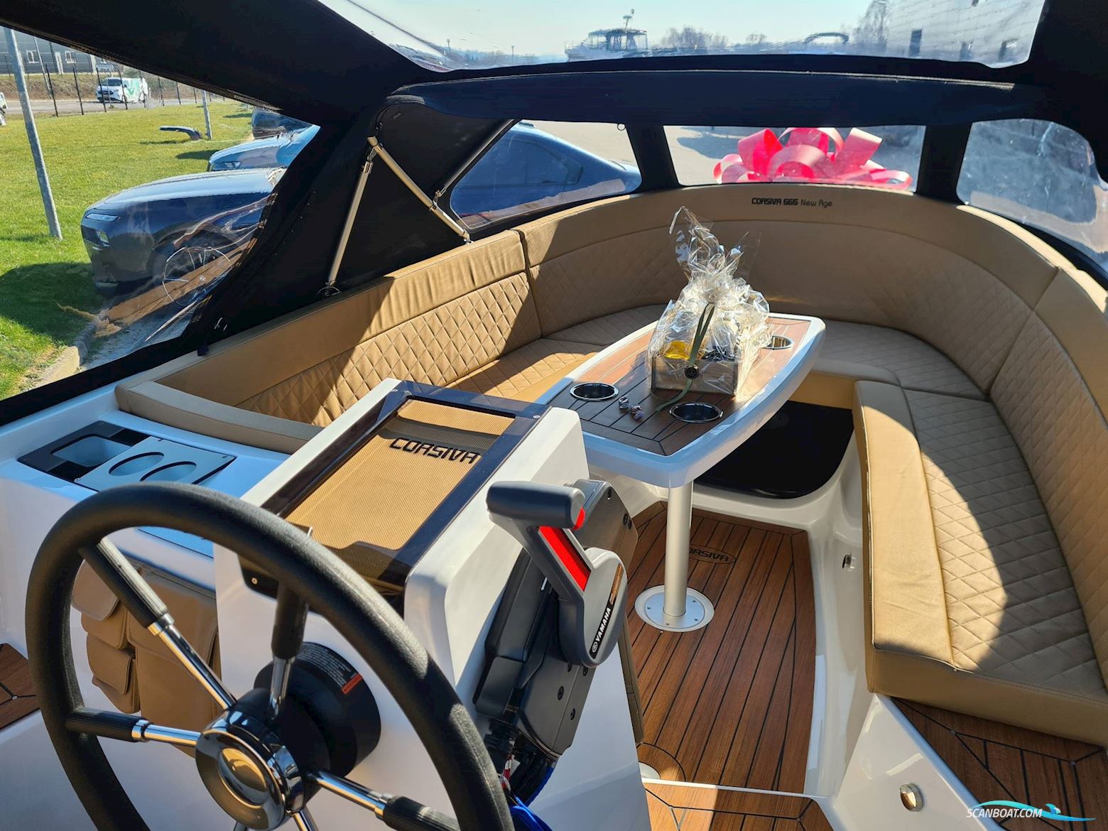 Corsiva 565 New Age - 25 HK Yamaha/Udstyr