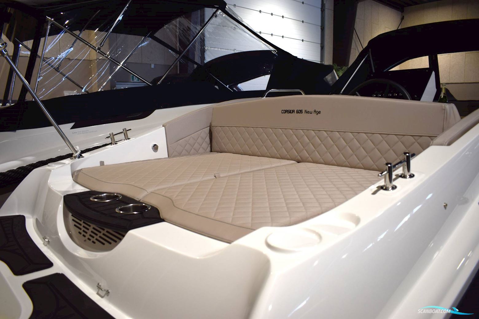 Corsiva 605 New Age - 25 HK Yamaha og udstyr