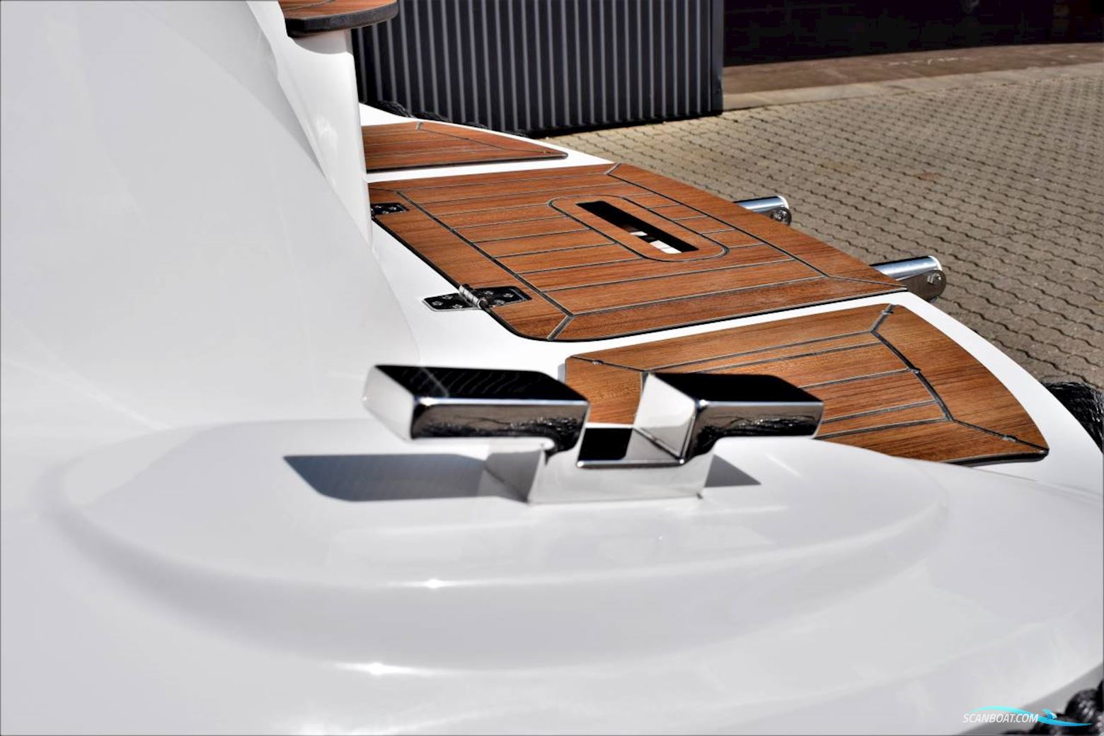 Corsiva 625 Tender 25 HK Yamaha/Udstyr