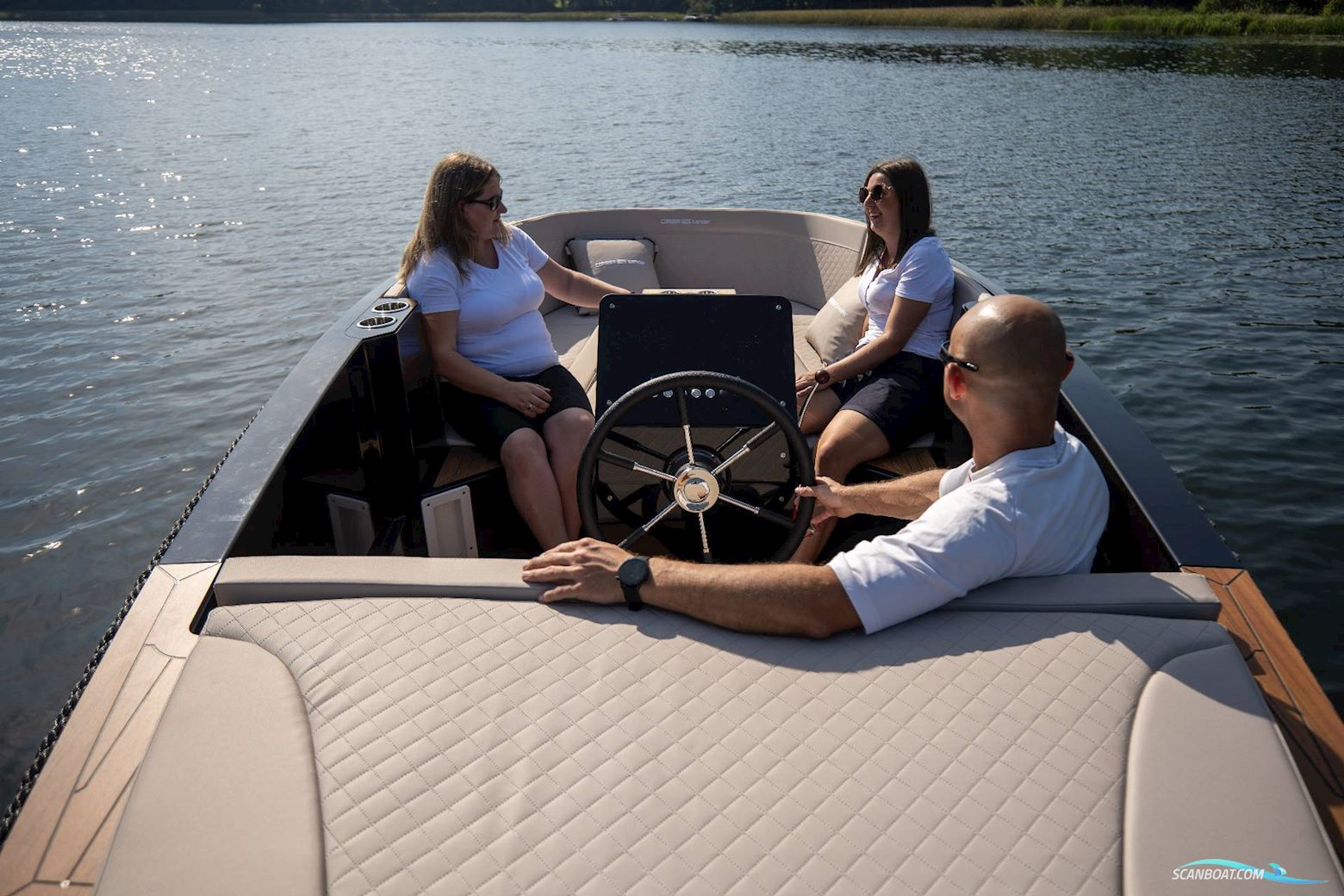 Corsiva 625 Tender 25 HK Yamaha/Udstyr