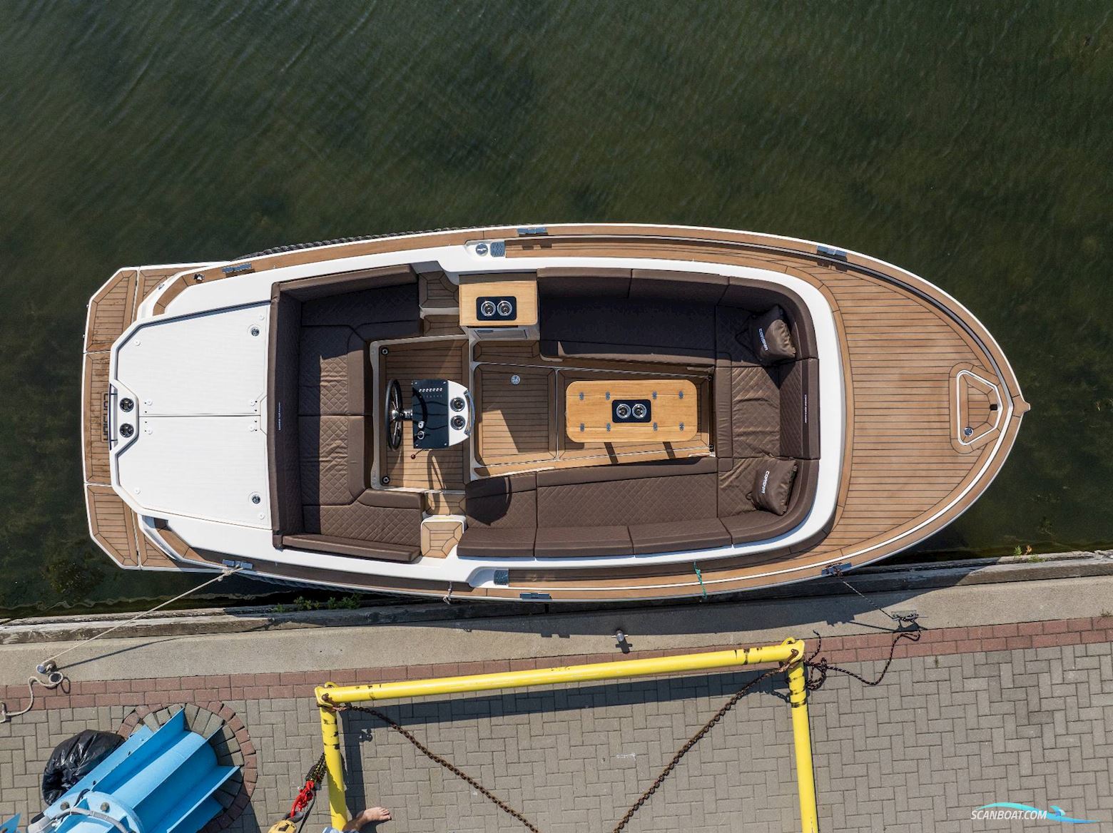 Corsiva 800 Tender - 40 HK Yamaha/Udstyr