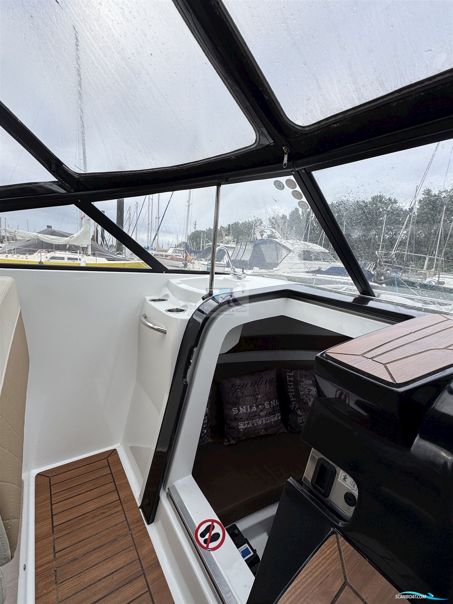 Corsiva Yachting Coaster 600 DC