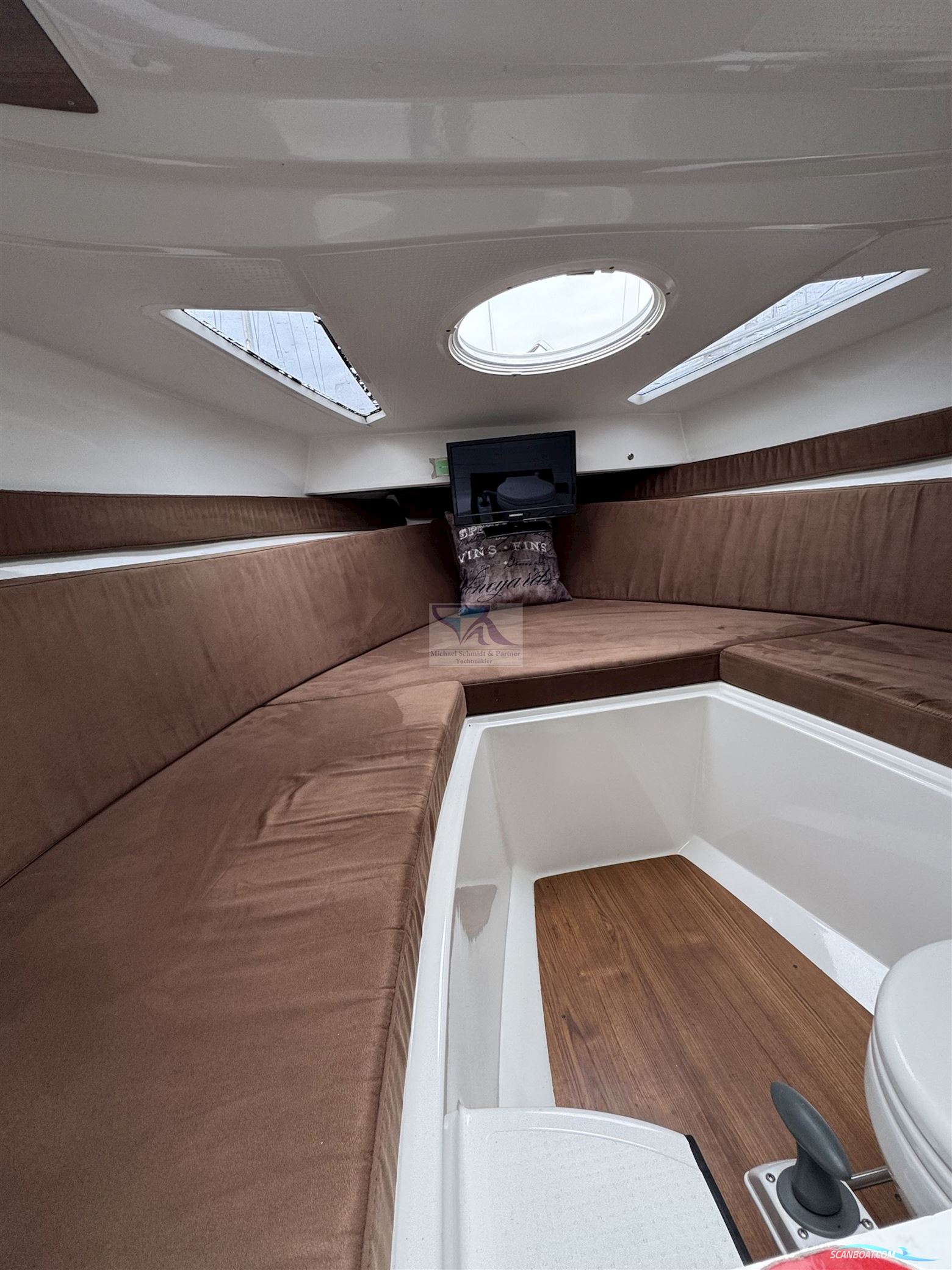 Corsiva Yachting Coaster 600 DC