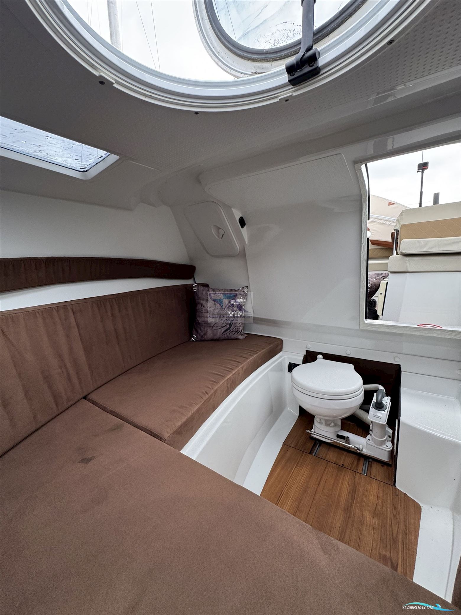 Corsiva Yachting Coaster 600 DC