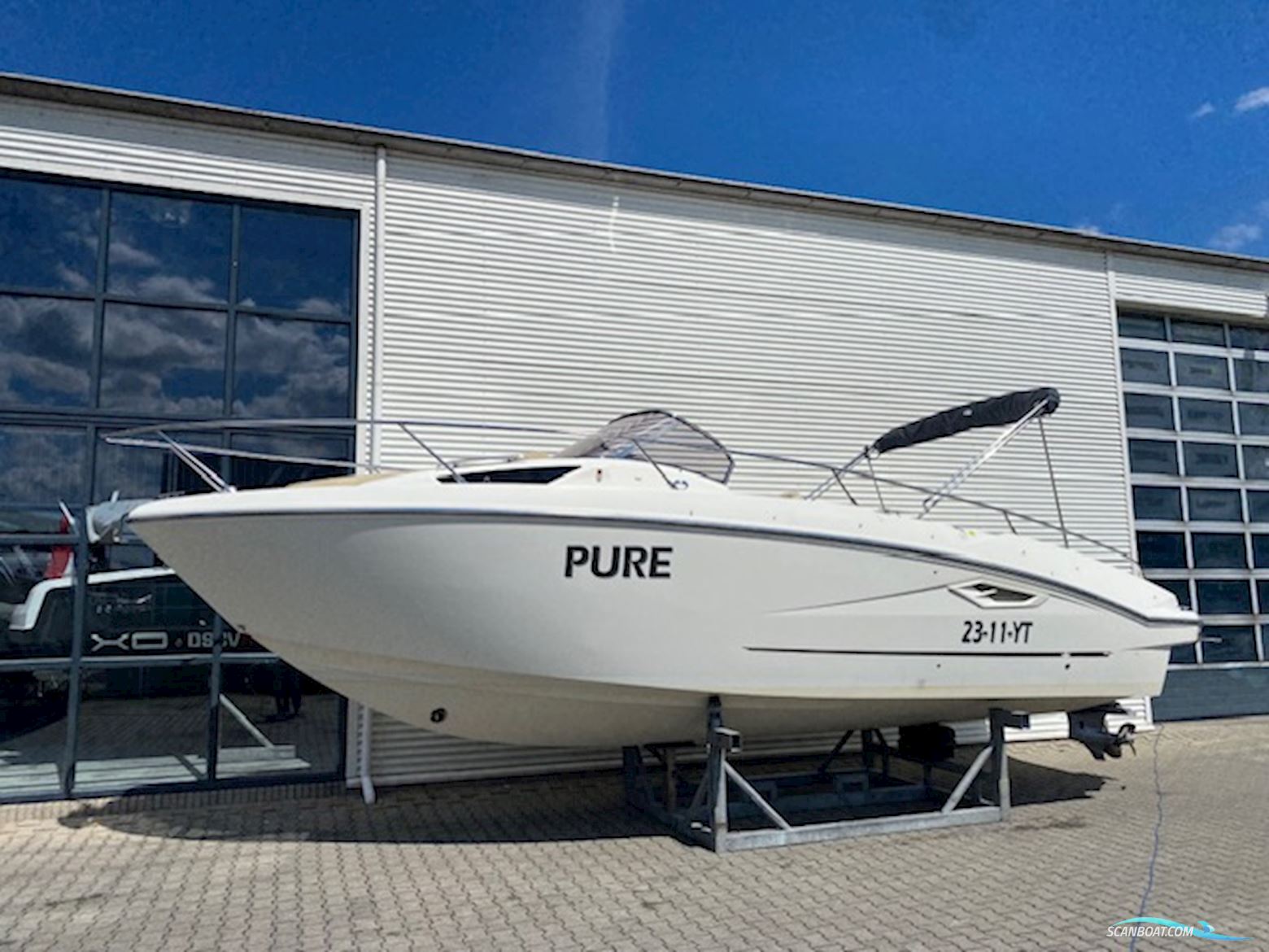 Cranchi 30 Endurance Motorboat 2014, with Volvo Penta engine, The Netherlands