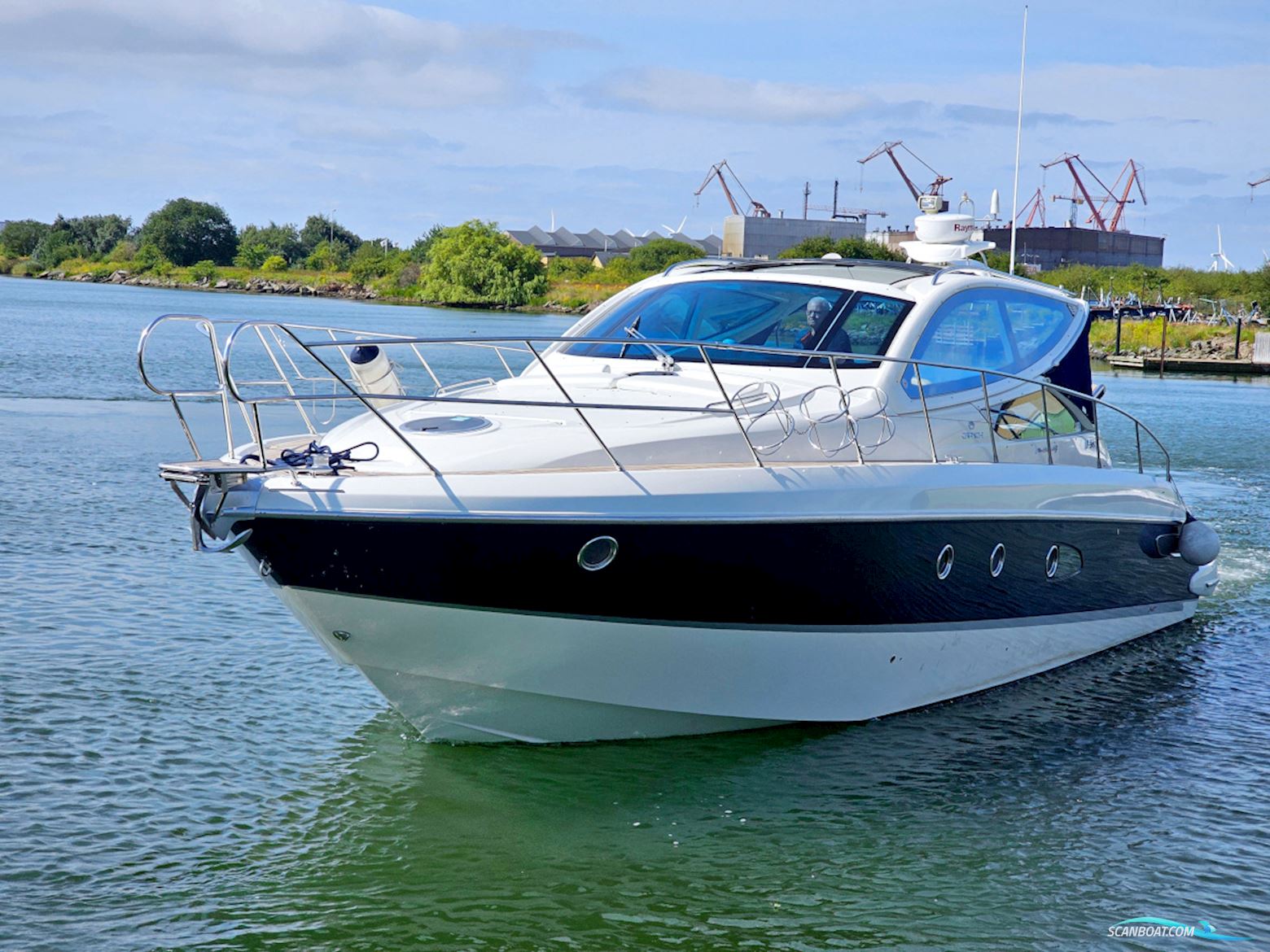 Cranchi Mediterranee 43 HT Volvo Penta IPS-600