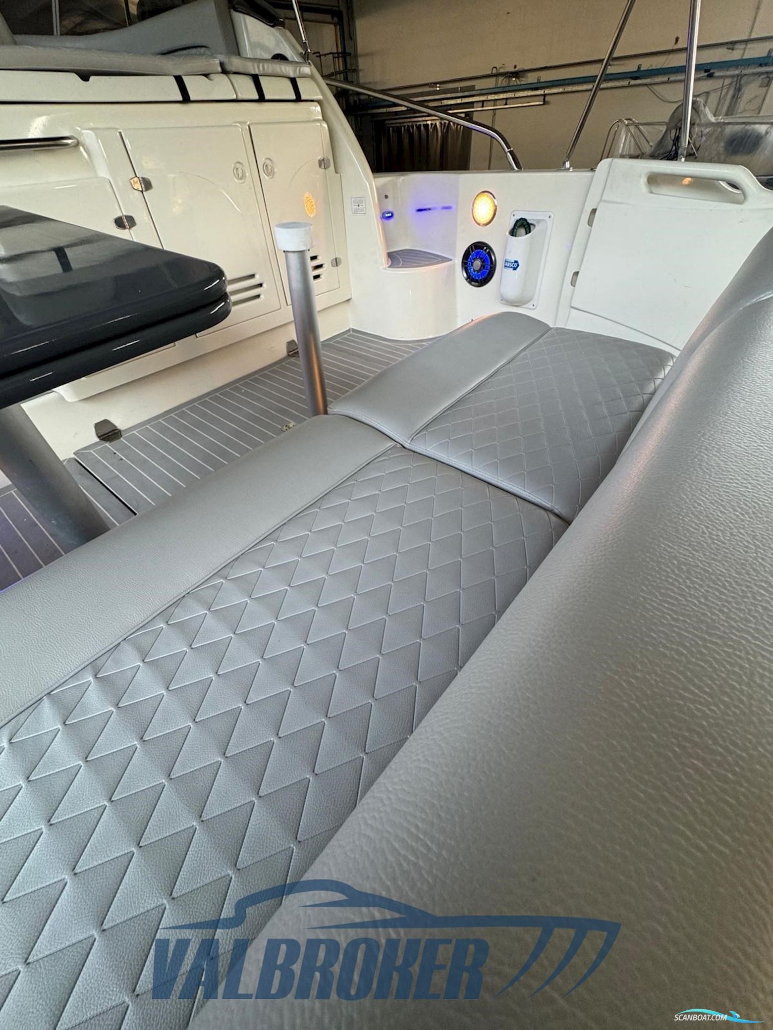 Cranchi Pelican 32