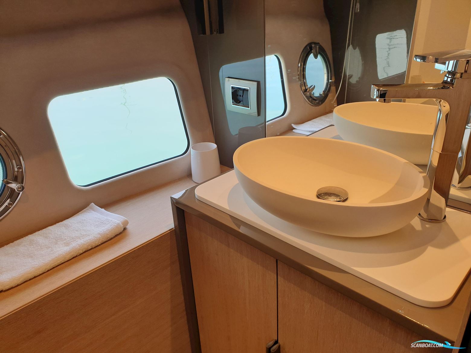 Cranchi T36 Crossover