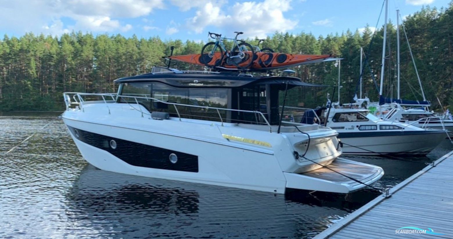 Cranchi T36 Crossover Motorboat 2020, with Volvo Penta engine, Finland